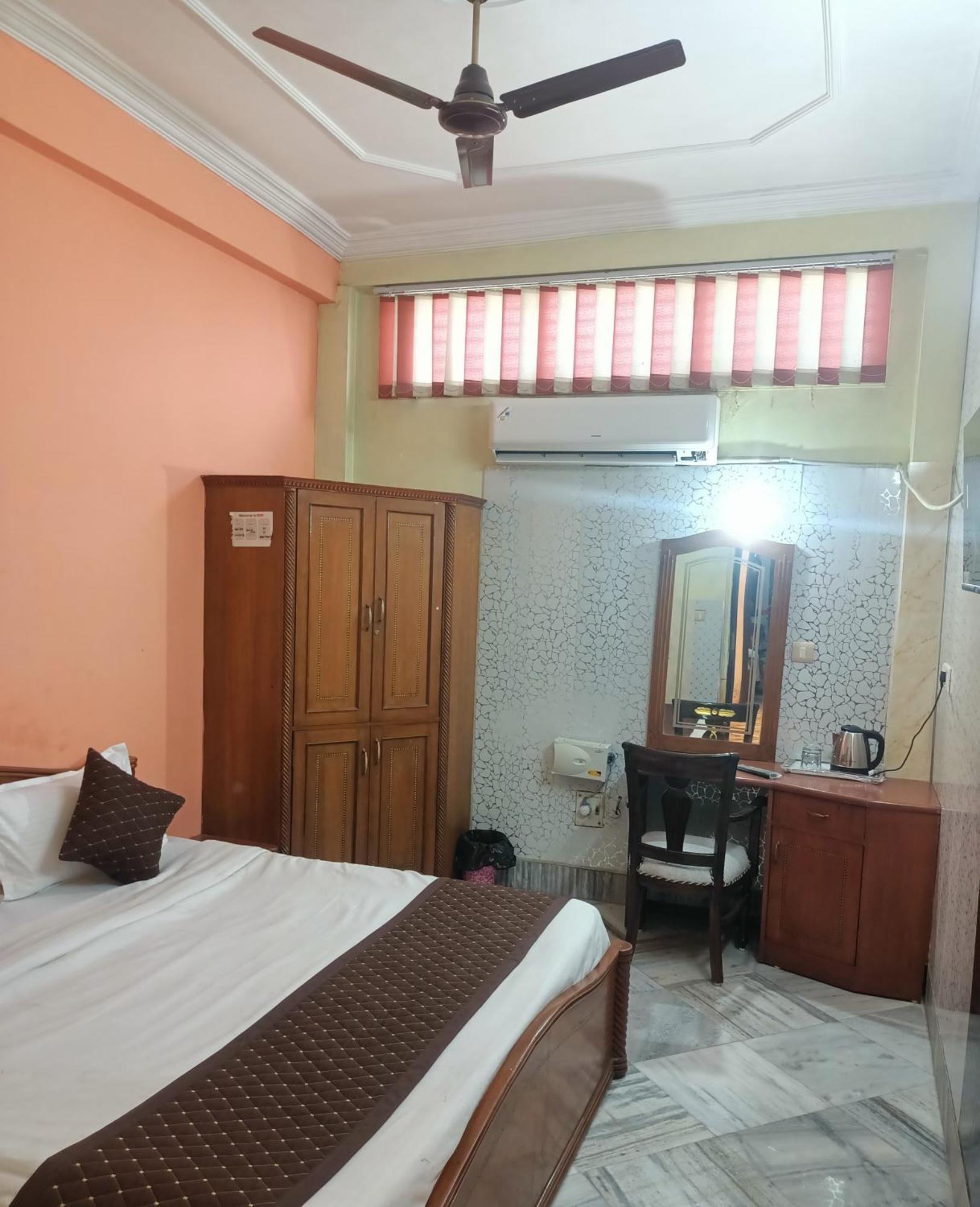 Hotel Riz Varanasi Exterior foto