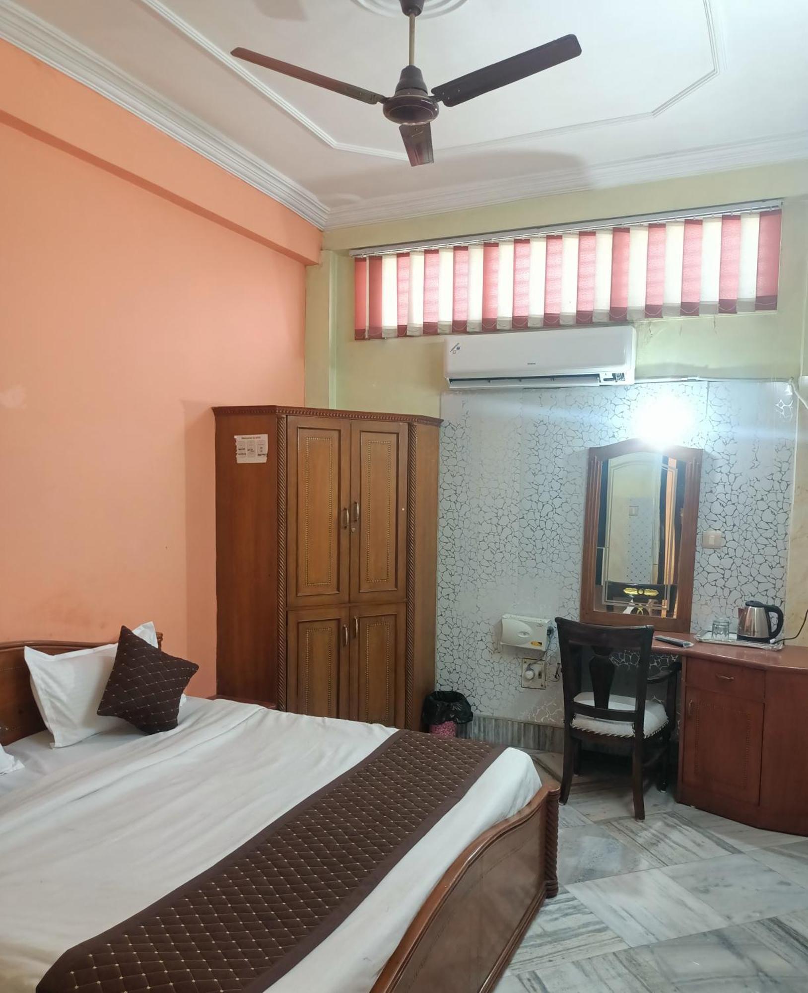 Hotel Riz Varanasi Exterior foto